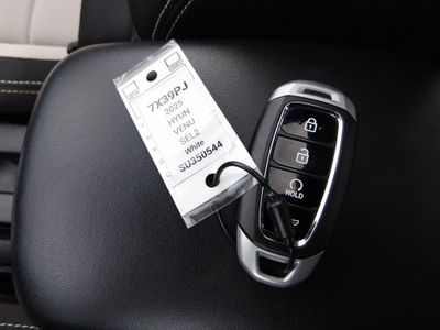 2025 Hyundai Venue - Photo 15