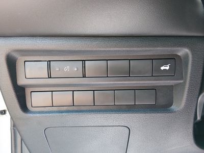 2024 Mitsubishi Outlander — photo 13 view