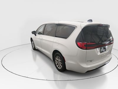 2024 Chrysler Pacifica — detail view