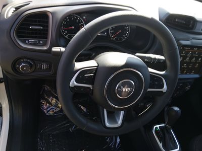 2023 Jeep Renegade - Photo 12