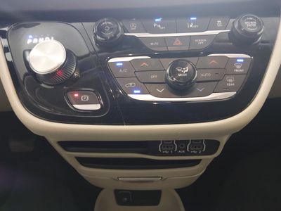 2023 Chrysler Pacifica — photo 19 view