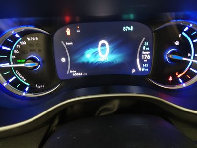 2023 Chrysler Pacifica — photo 14 view