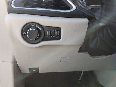2023 Chrysler Voyager - Photo 13