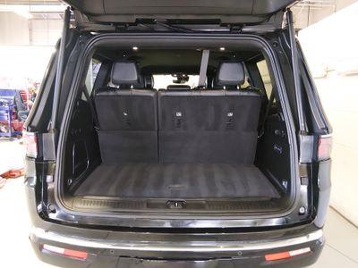 2024 Jeep Wagoneer - Photo 11