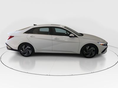 2024 Hyundai Elantra - Photo 8