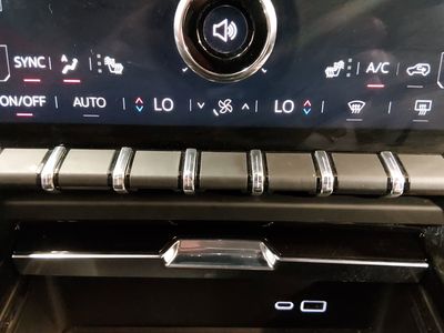 2025 GMC Yukon XL - Photo 19
