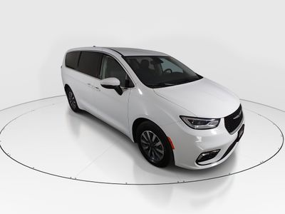 2023 Chrysler Pacifica Hybrid Touring L FWD — front three-quarter view
