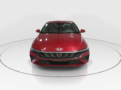 2024 Hyundai Elantra - Photo 2