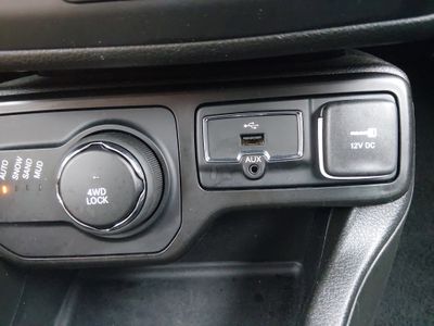 2023 Jeep Renegade - Photo 19