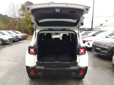 2023 Jeep Renegade - Photo 6