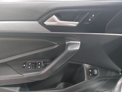 2024 Volkswagen Jetta — photo 16 view