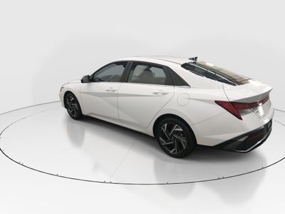 2024 Hyundai Elantra - Photo 4