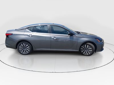 2024 Nissan Altima - Photo 8