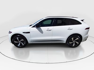 2025 Jaguar F-PACE - Photo 4