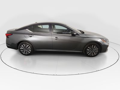 2025 Nissan Altima - Photo 8