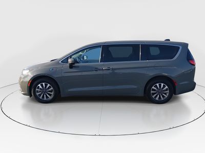 2023 Chrysler Pacifica — interior view