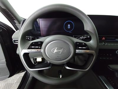 2024 Hyundai Elantra - Photo 12