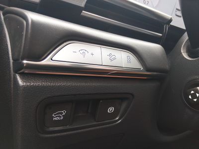 2025 Genesis GV80 — photo 13 view