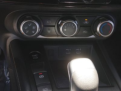 2025 Nissan Kicks - Photo 18
