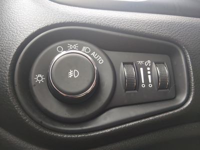 2023 Jeep Renegade - Photo 13