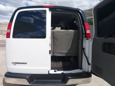 2024 Chevrolet Express Passenger - Photo 11