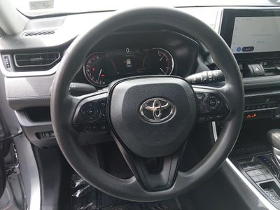 2024 Toyota RAV4 - Photo 12