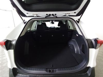 2025 Toyota RAV4 - Photo 11