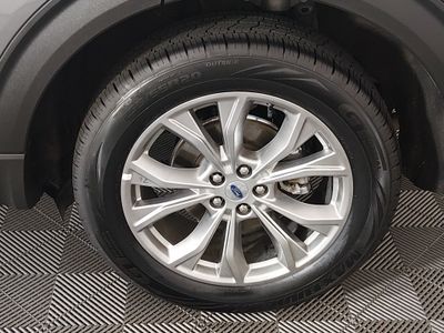 2023 Ford Explorer — photo 10 view