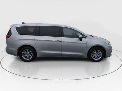 2023 Chrysler Pacifica - Photo 8