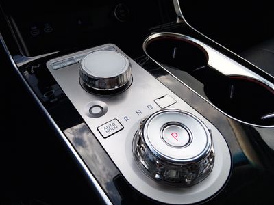 2025 Genesis GV80 - Photo 22