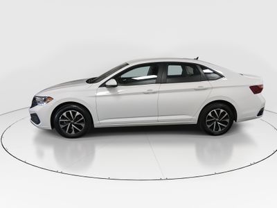 2024 Volkswagen Jetta - Photo 4