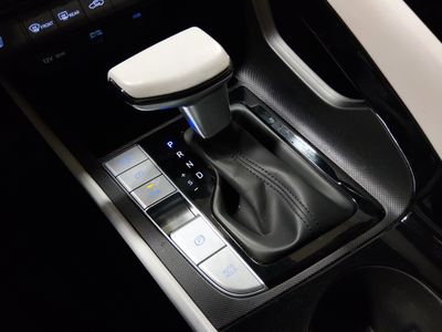 2024 Hyundai Elantra - Photo 19
