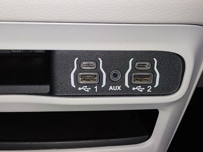 2023 Chrysler Pacifica — photo 20 view