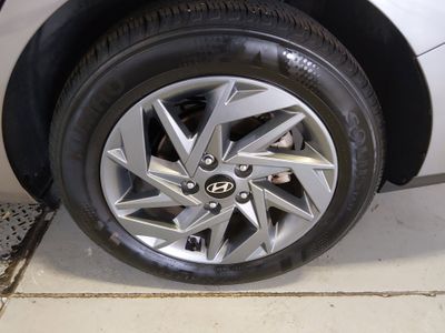 2024 Hyundai Elantra - Photo 14