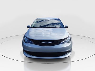2023 Chrysler Voyager - Photo 2