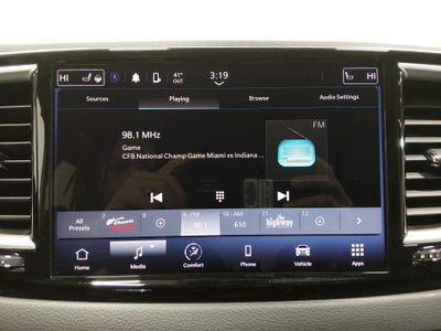 2023 Chrysler Pacifica — photo 17 view