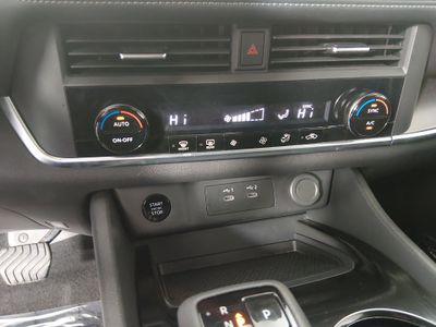 2025 Nissan Rogue - Photo 17
