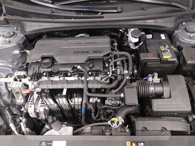 2024 Hyundai Elantra — photo 9 view