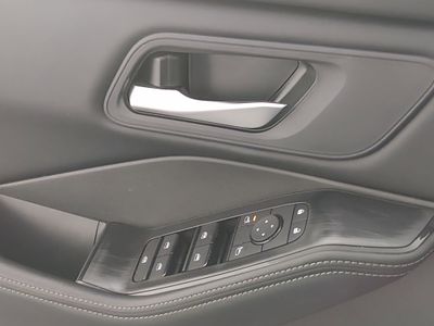 2025 Nissan Rogue - Photo 17