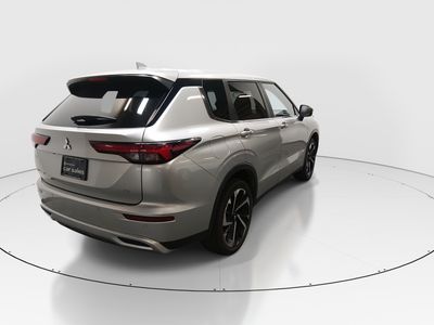 2024 Mitsubishi Outlander — photo 7 view