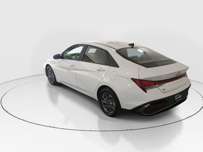 2024 Hyundai Elantra - Photo 5