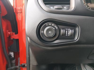 2023 Jeep Renegade - Photo 13