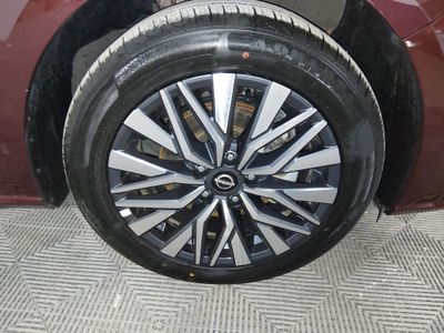 2025 Nissan Altima - Photo 10