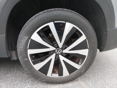 2024 Volkswagen Taos - Photo 10