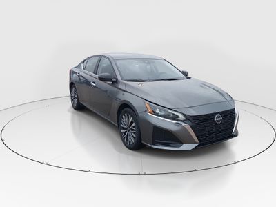 2025 Nissan Altima SV FWD — front three-quarter view