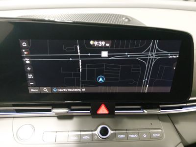 2024 Hyundai Elantra - Photo 17