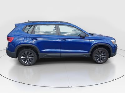 2024 Volkswagen Taos - Photo 8