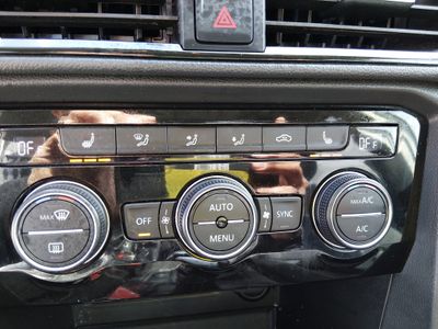 2024 Volkswagen Taos - Photo 17