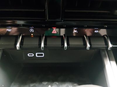 2025 Chevrolet Colorado — photo 19 view