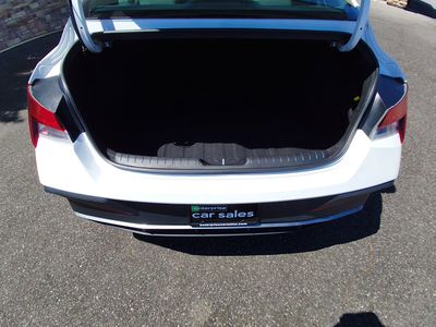 2024 Hyundai Elantra - Photo 11